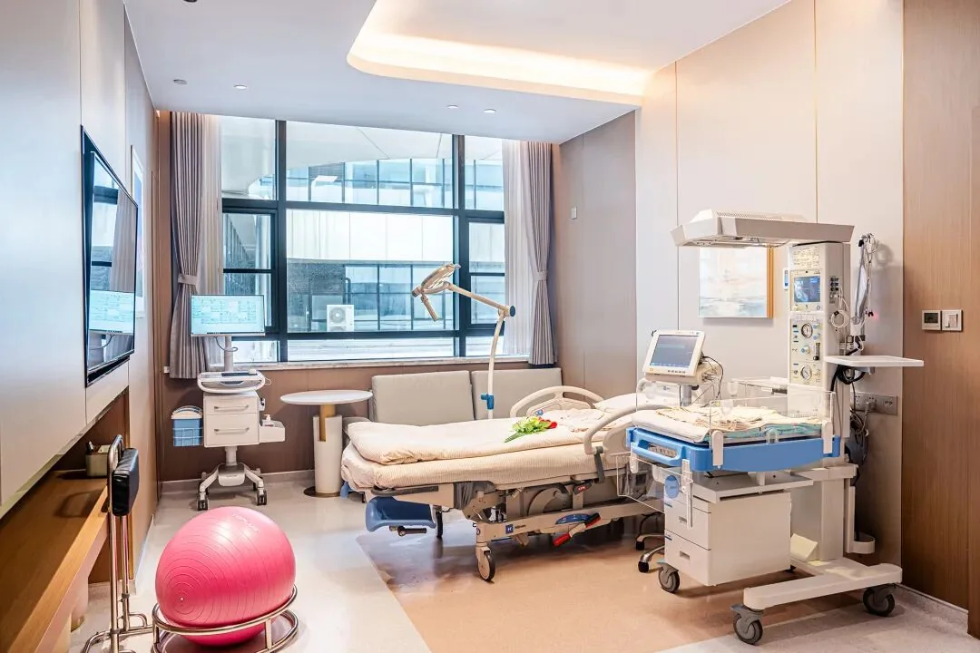 Hospital-published upgraded maternity ward with neonatal medical equipment; ask about current room allocation
