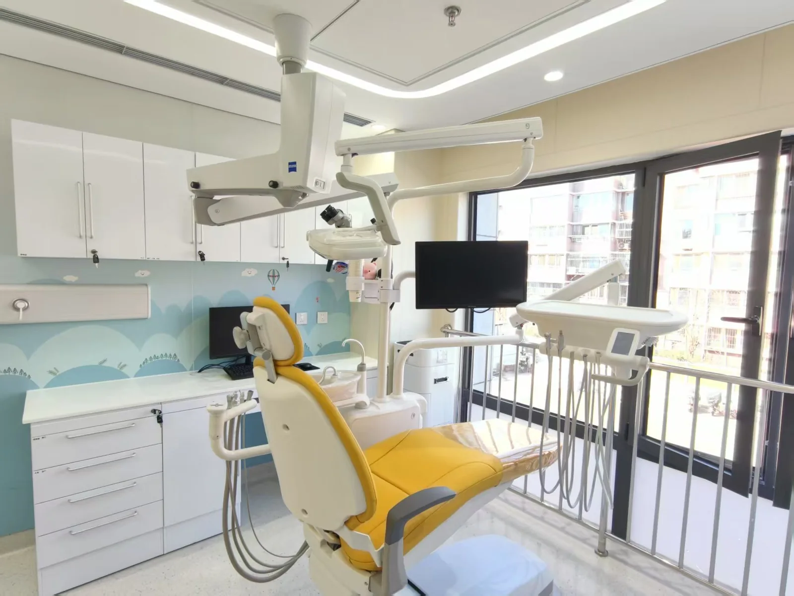 Dental treatment chair at Huilongguan outpatient branch in a Peking University 2026 article; NOT the international clinic or main campus