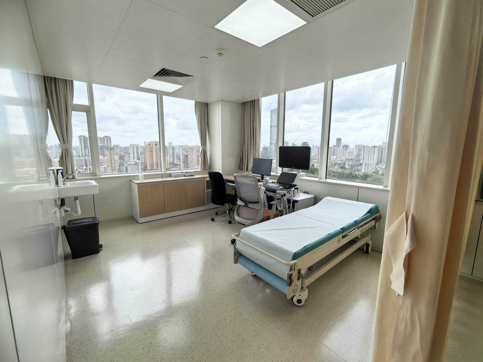 International Medical Center consultation room and examination equipment